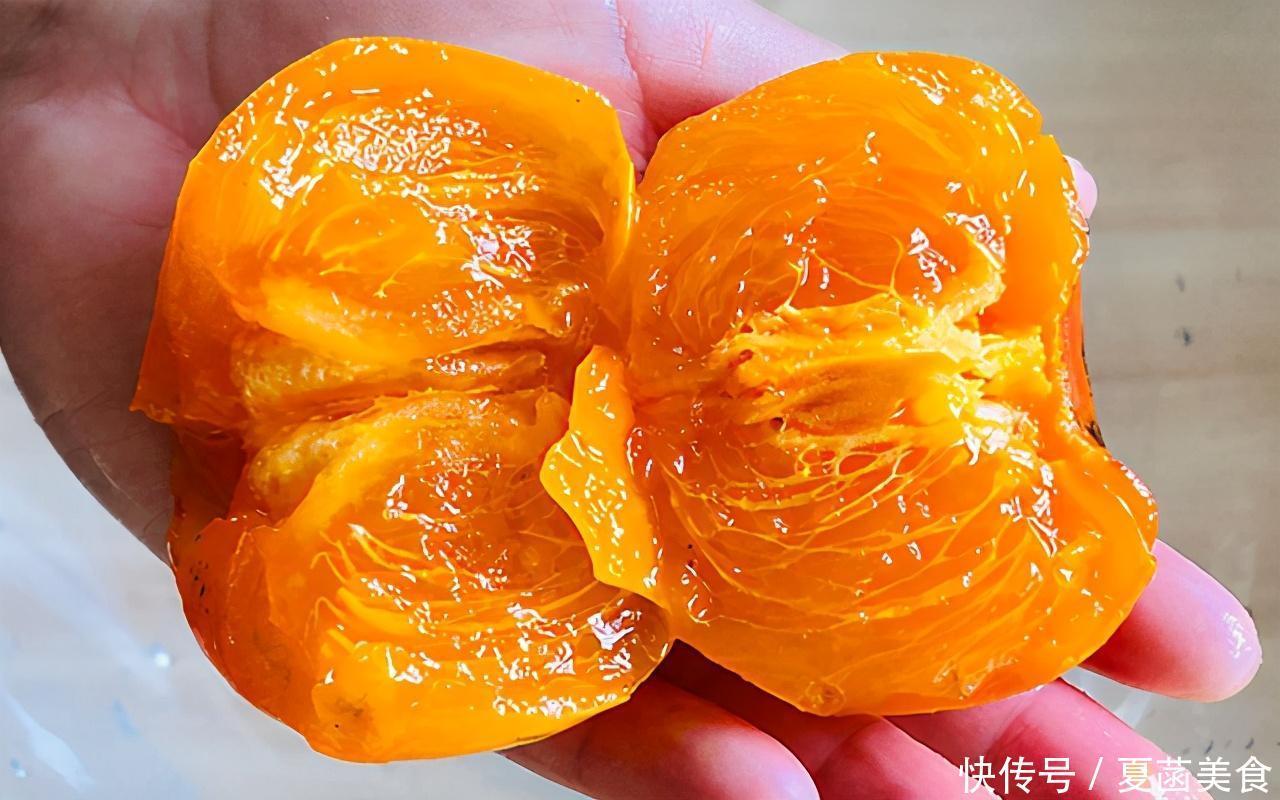 秋天独有的美食,柿子加点面粉搅一搅,手不沾面,酥香又爽口