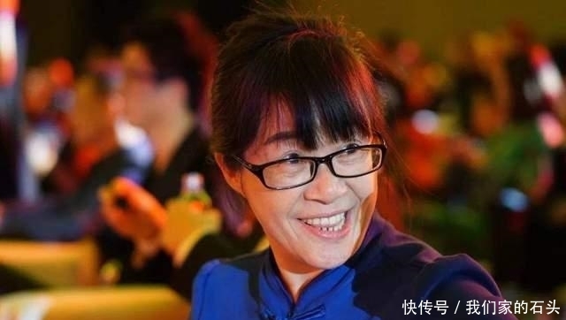 余秀华|余秀华:本是农妇却一夜走红,脑瘫作家15万休夫,曾怒怼键盘侠