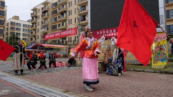 布依！册亨：百场布依戏进基层 开启新年新生活