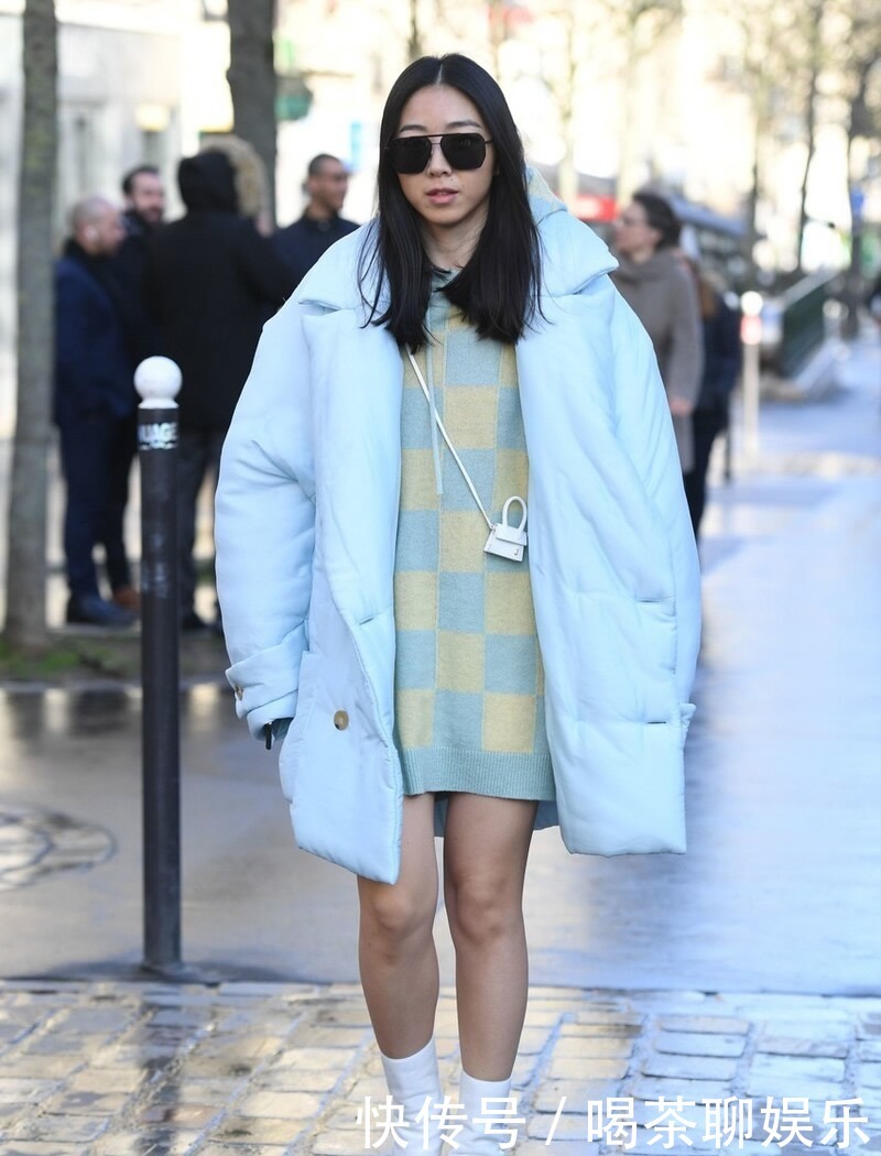 晴空|还在穿黑白灰?婴儿蓝色太好看了,配白色清新的像冬日的晴空