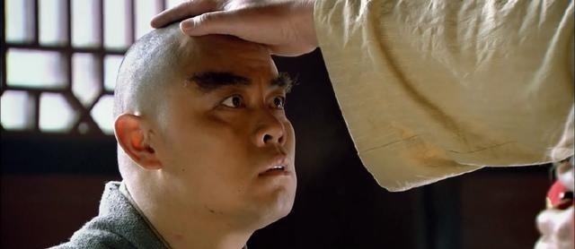 野猪林!鲁智深被孤立的时候,林冲却不敢挺他,真不配做鲁智深的兄弟!