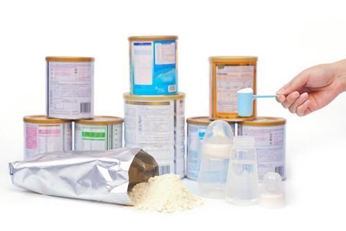 奶粉|同一天出生婴儿,一个母乳喂养,一个配方奶喂养,半年后差距明显