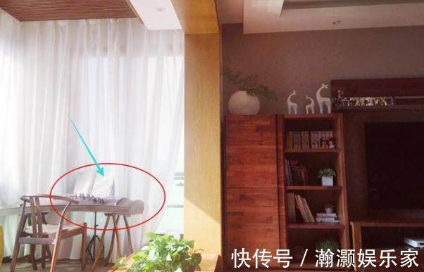 中式|85㎡新中式风装修，玄关就很个性，书柜''藏''着一张床，实用