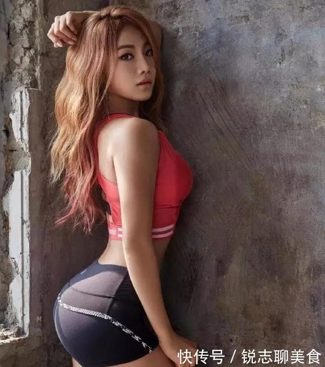 李菲儿|美女健身教练,多年辛苦没有白费,练出柯基臀