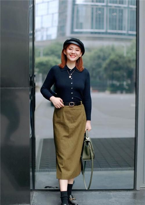 人靠衣装马靠鞍，中年女人想要不装嫩又优雅精致，只要掌握这2点