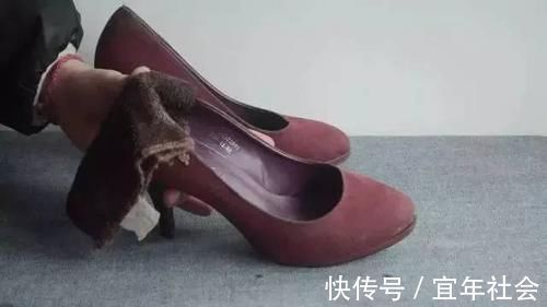 放大镜|鞋子挤脚?老司机教你2招,学会后鞋子怎么穿都舒服!