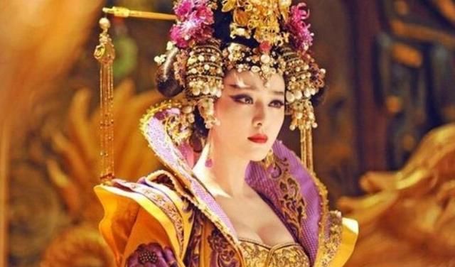 武则天|武则天都是太后了，为何还非要冒险称帝？她若不称帝，会死得更惨