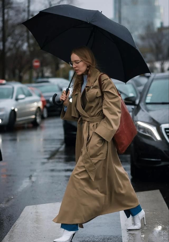 ?女人买大衣,就选这2个颜色,显白显年轻,明年穿都不过时