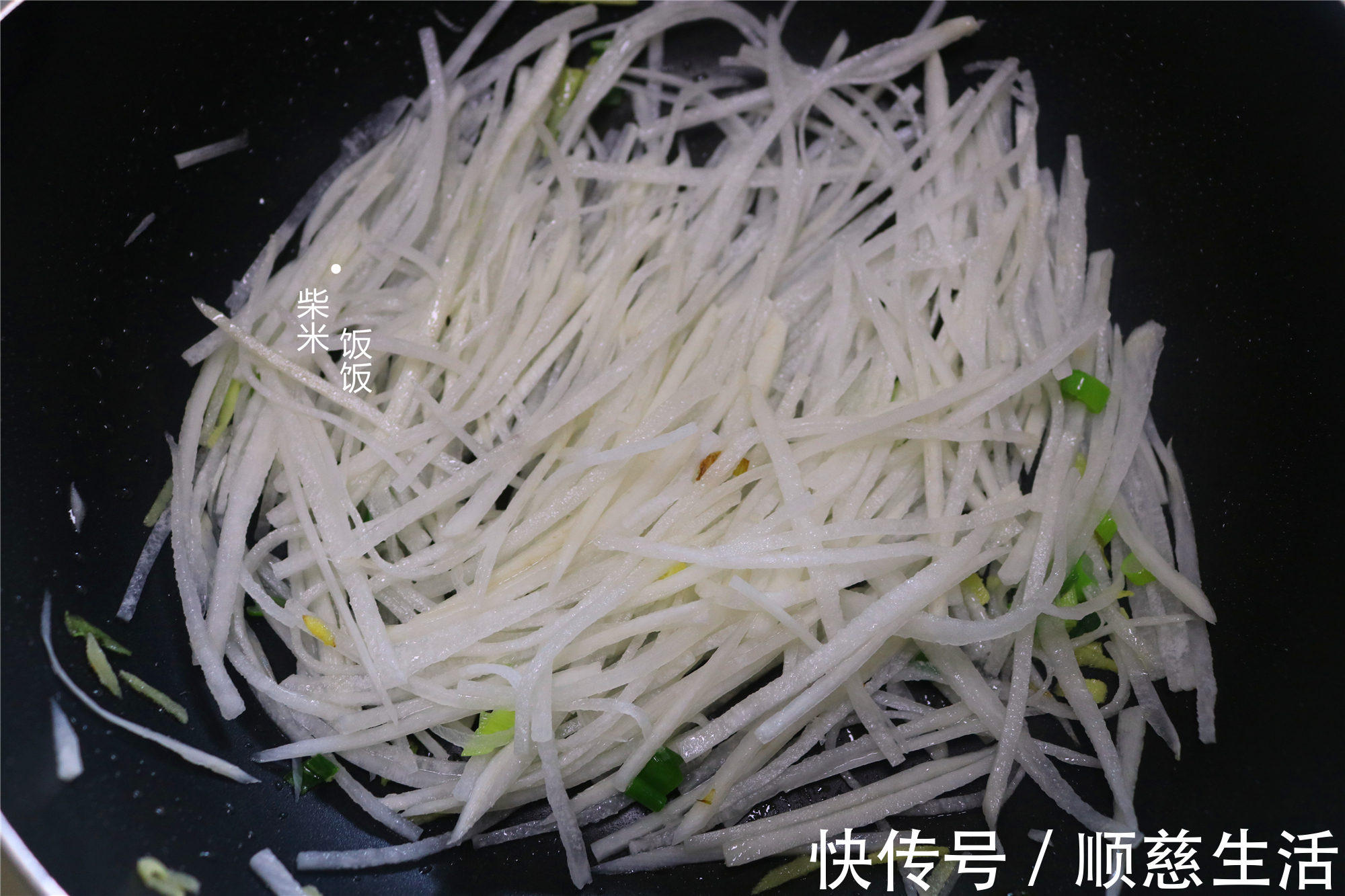 秋天|秋天这菜大量上市，2元一斤，用它煮汤最好喝，清甜水润