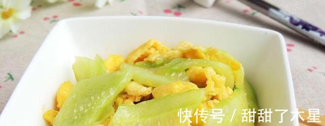 洗净|黄瓜这样烧,不放肉也香,简单又开胃,五分钟就能端上桌!