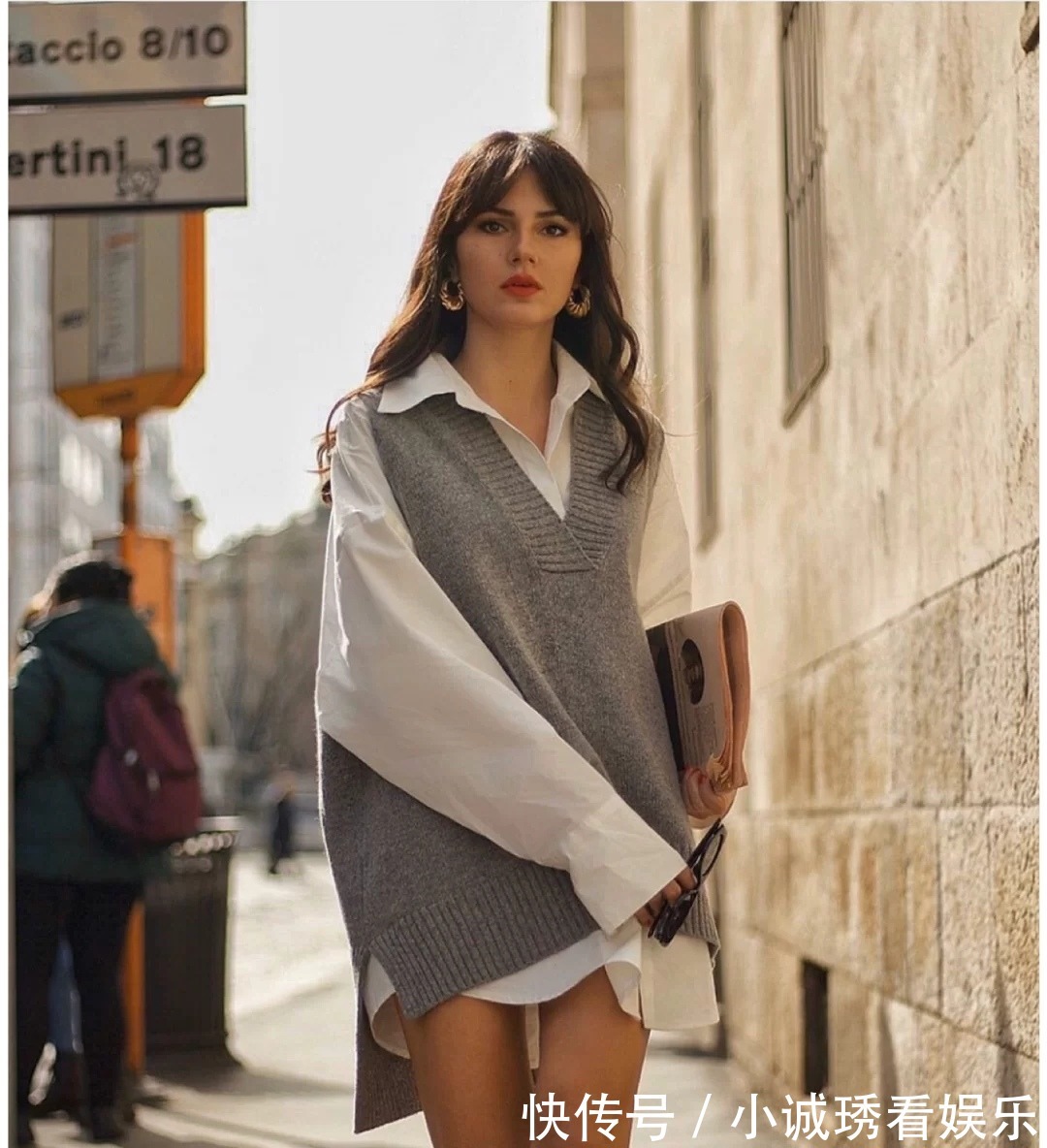 t恤|入秋后穿衣的高级感是“马甲”给的，搭配T恤衬衫都好看，很实用