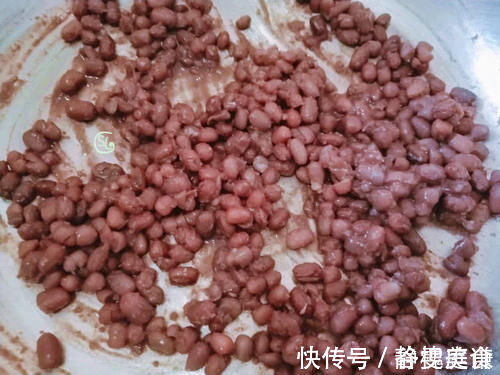 红豆蒸糕|红豆不煮粥,试试这样做,锅中一蒸,蓬松暄软又香甜,做法还简单