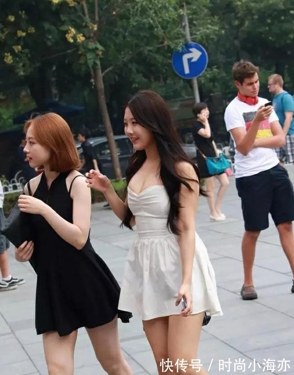 七分裤 牛仔裤也要用心搭配,女生们这么穿,时尚又百搭