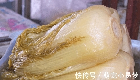 腌酸菜,放盐是大错!教你老方法,3天就腌好,1年不坏,比买的香