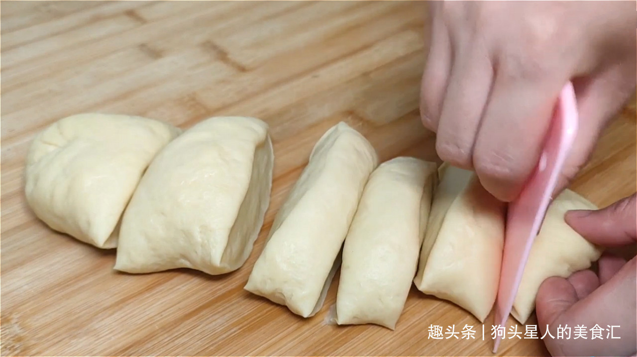 电饭煲|1碗面粉2个鸡蛋,教你在家做面包,不用烤不用电饭煲,拉丝又松软