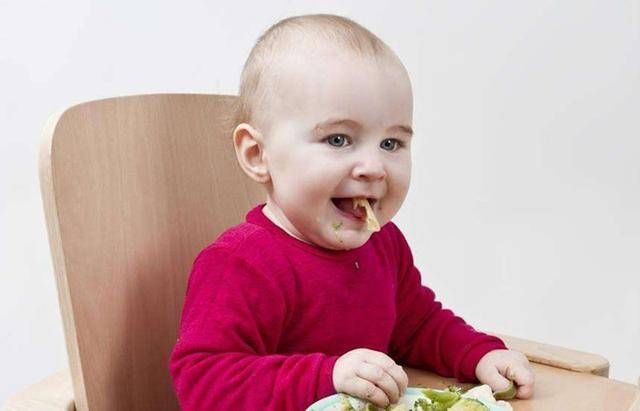 危险物品|妈妈不注意, 宝宝竟然偷吃这个东西, 差点出事