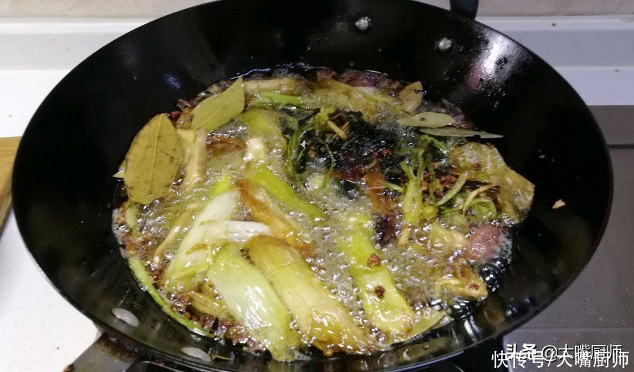 姜葱油|大厨炒菜，出锅前为啥加明油，啥是明油？难怪炒啥都香，教你做法