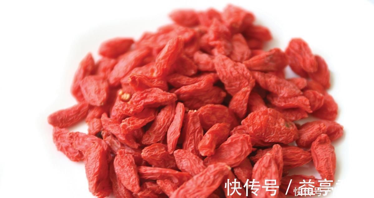 肝毒|蒲公英是“天然消防员”，排肝毒、降肝火，但4类人要主动拒绝