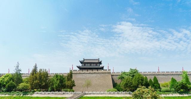 距今|中国现存最完好的明代古城墙，距今有700年历史，却遭吐槽门票贵