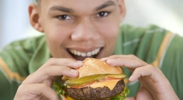 长寿|喝水是便宜的“长寿药”,此2个时间段尽量少喝,家人赶紧改正!