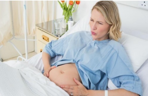 老婆|“最懒”老公走红,老婆医院待产,老公却“霸占”床位呼呼大睡