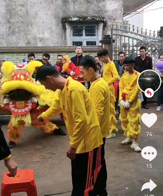 新春|新春佳节幸福美满!全红婵家乡迈合村庆祝,热闹场面引村民围观