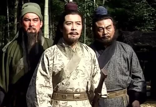 夫人|蜀亡后,关羽满门被杀,为何无人敢动张飞一家?你看张飞夫人是谁