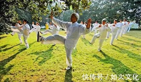 泡脚|50岁后,还能有6种表现,说明身体很健康,易长寿,值得恭喜