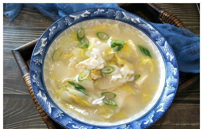 买白菜时，选择紧实的还是松散的？教你3招，选出好吃白菜