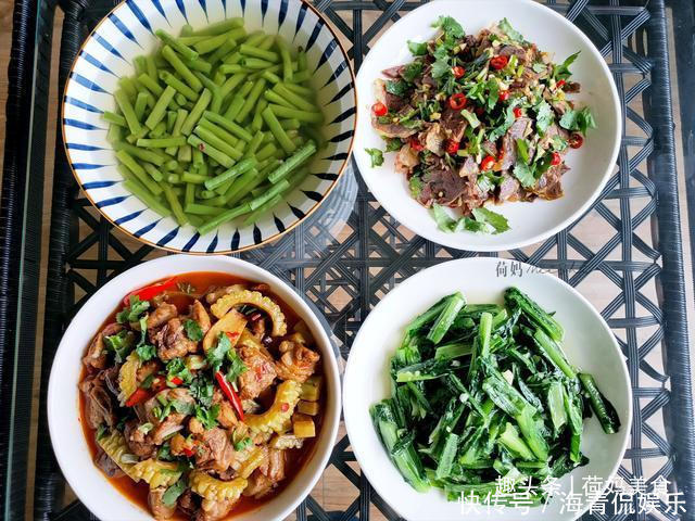 豇豆|一家四口的晚餐,妈妈做了三菜一汤,简单营养味美,家人吃着开心