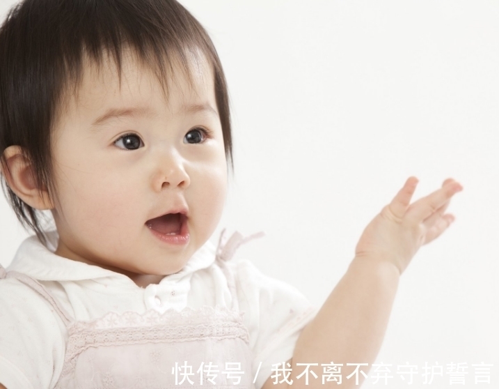 宝宝|八个月宝宝会走路,宝妈到处炫耀,朋友说有问题,检查后蒙了