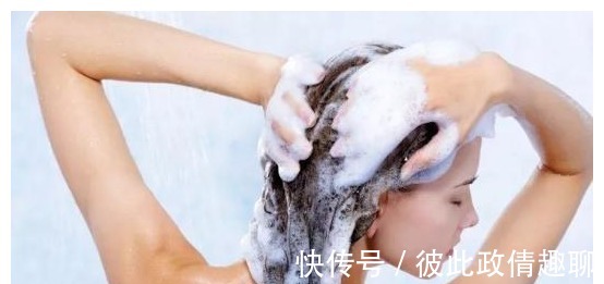 指甲|洗头发掉发严重怎么办!几个洗头小技巧,帮助改善掉发问题