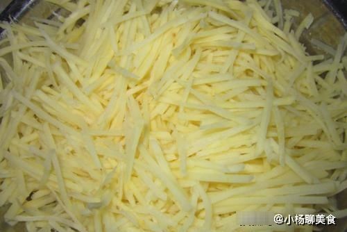 好吃|炒土豆丝时，醋应该先放还是后放？好多人做错，难怪你炒得不好吃