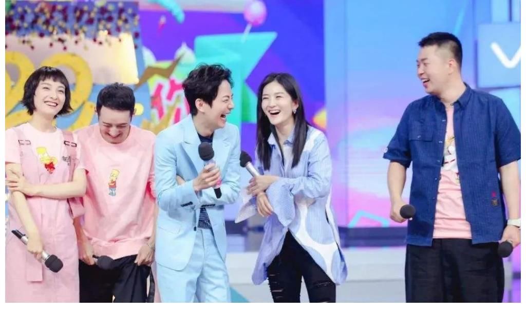《快乐大本营》告别观众:被时代抛下时,连打招呼的机会都没有