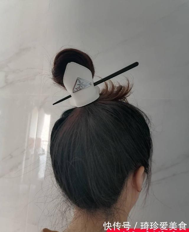 洋气|时隔26年,奢侈品把“李莫愁同款”搬上时装秀,这操作太洋气了