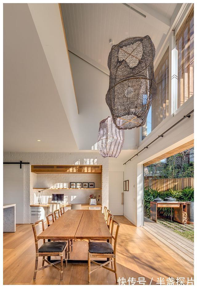 洗手柜|学学她家装修设计，电视柜、洗手柜都能省了！不是穷而是太明白了