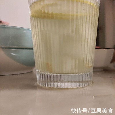 懒人最爱的冰糖雪梨柠檬水来啦！简单又好吃