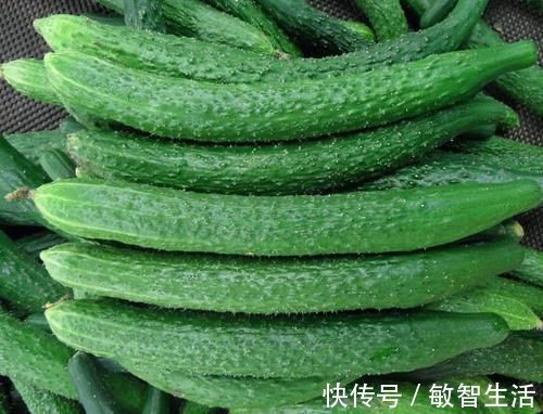 小技巧|买黄瓜时，直的好还是弯的好？教你3个小技巧，黄瓜鲜嫩又好吃！