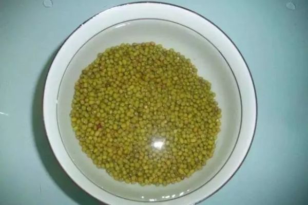 绿豆粥|绿豆和“它”天生一对,早晚喝一点,排出黑宿便,助你瘦出小蛮腰