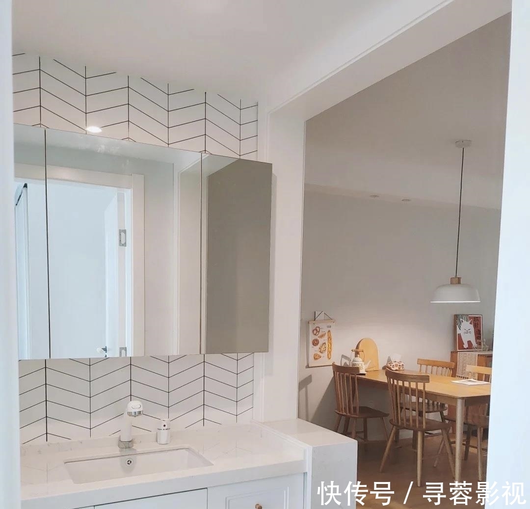 洗手柜|看到她家装修后,我确定:“穷装”也能装出温暖而治愈人心的家