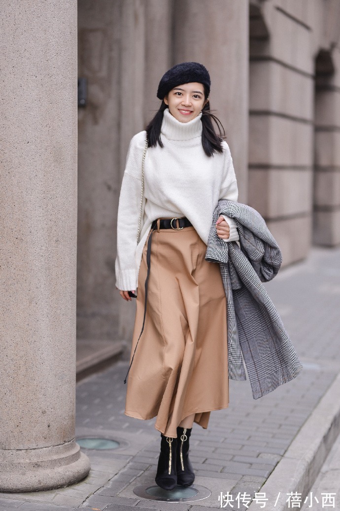 优雅 秋季还是穿“毛衣”最百搭,学会这4种搭配就够了,优雅到骨子里