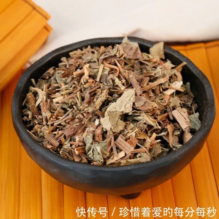 尿酸|痛风遇见“死对头”，喝水时放点它，轻松降尿酸，痛风不复发