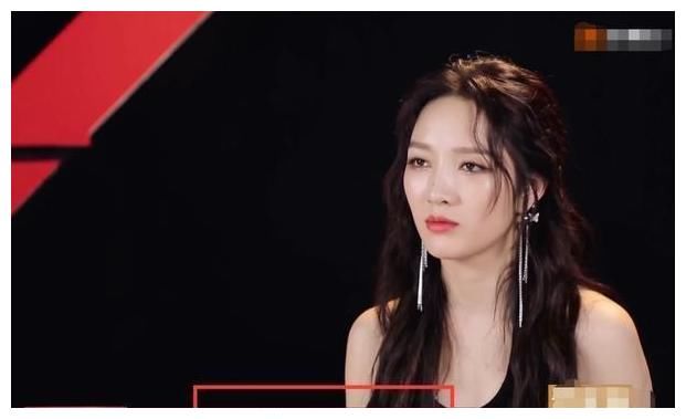 《浪姐》王霏霏公演第一名,出身相同的孟佳倒数淘汰:两人差在哪