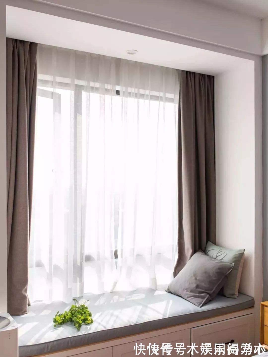 窗帘|飘窗窗帘靠墙好还是靠窗好?不同方式差别大,很多人都装错了!