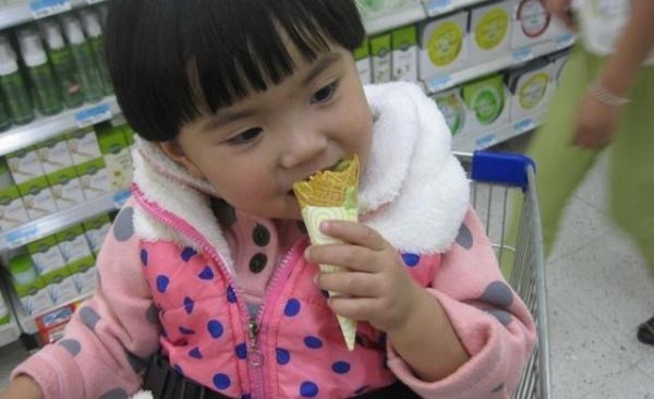 肠胃|3岁女童呕吐不止,紧急送医,医生忠告:这些食物孩子一口也别吃