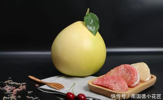 买到|买柚子时记住“4不要”,买到的柚子个个皮薄肉满,一挑一个准