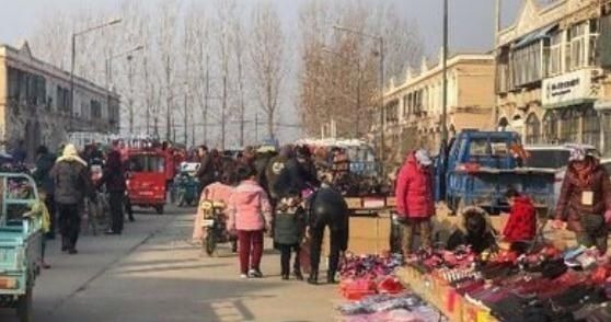 宝宝|新买的鞋子,宝宝穿上就哭,妈妈生气,爸爸却从中抠出一物