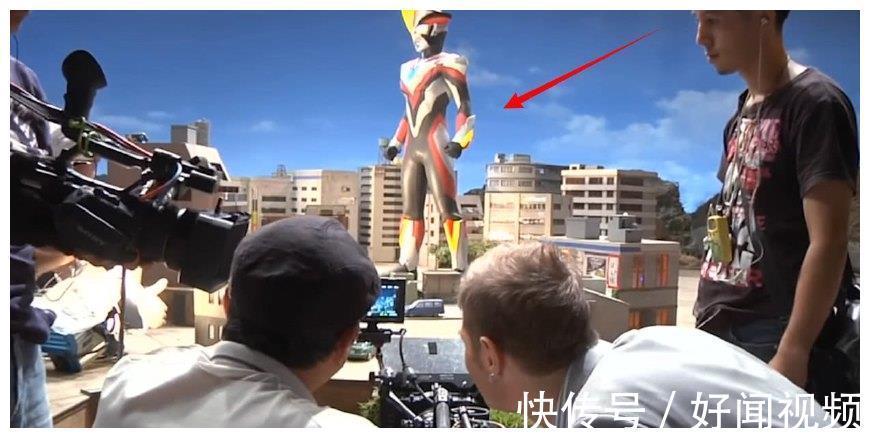 奥特曼|高速路上出现一车奥特曼!网友笑哭:奥特曼们被一网打尽了吗?