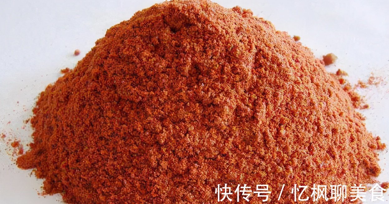 野钓鲫鱼用什么料打窝好?快来看看让你渔获满满