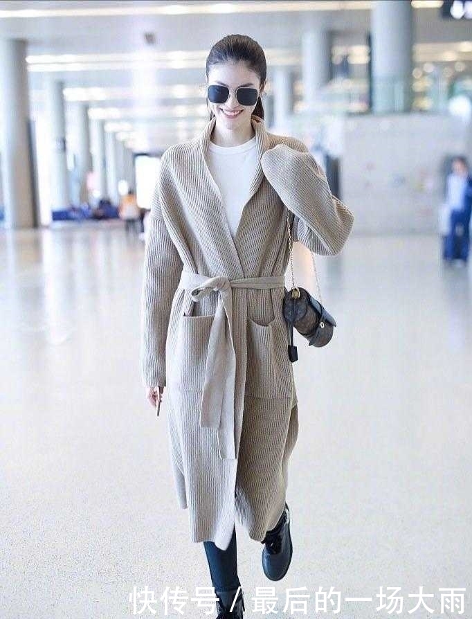 张钧甯真是与众不同，简单穿长款针织衫配短裤，气场太强堪比超模